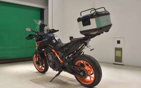 KTM 890 DUKE R 2023