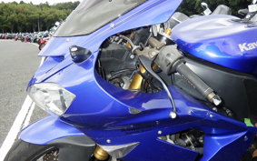 KAWASAKI ZX 10 NINJA R 2004 ZXT00C