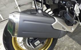 SUZUKI DL650 ( V-Strom 650 ) XTA 2018 C733A