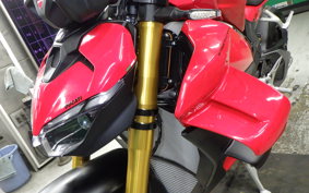 DUCATI STREETFIGHTER V4 S 2026