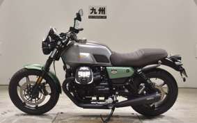 MOTO GUZZI V7 STONE 2021