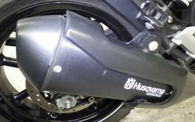 HUSQVARNA SVARTPILEN 250