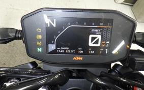 KTM 890 DUKE R 2022