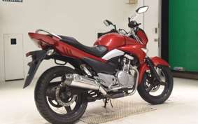 SUZUKI GSR250 2004