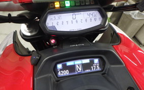 DUCATI DIAVEL 2011