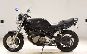 SUZUKI BANDIT 250 2025 GJ74A