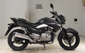 SUZUKI GSR250 2004