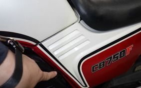 HONDA CB750F С 1983 RC04