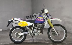 SUZUKI DR250R SJ45A