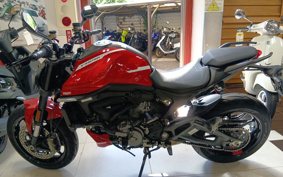 DUCATI MONSTAR 937 PLUS 2023 4M00