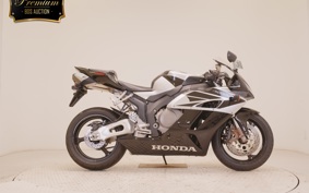 HONDA CBR1000RR 2005