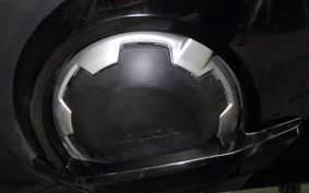 HONDA NM4 VULTUS -02 2015 RC82