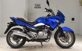 SUZUKI GSR250S