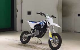 HUSQVARNA EE-5 2012