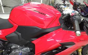 DUCATI パニガーレV2S 2025
