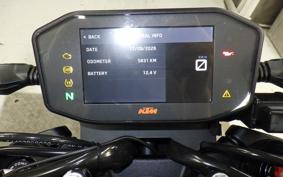KTM 890 DUKE R 2022