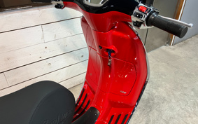 VESPA PRIMA BEIGE RA125 MICKEY