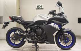 YAMAHA XJ6 FA 2015
