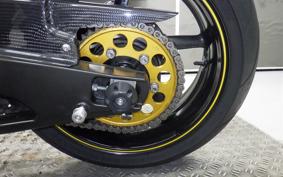 YAMAHA YZF-R1 2013