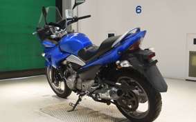 SUZUKI GSR250S