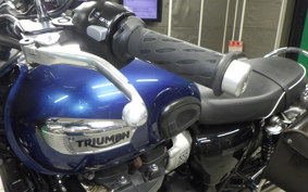 TRIUMPH BONNEVILLE T100 2023