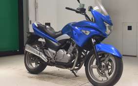 SUZUKI GSR250S