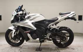 HONDA CBR600RR GEN 3 2008 PC40