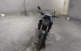 HONDA CB650R E-Clutch 2025 RH17