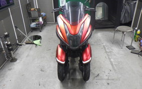 YAMAHA TRICITY 125 1981 SE82J