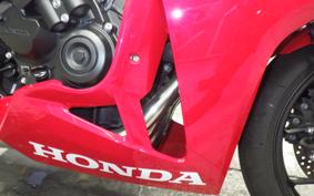 HONDA CBR650R E-Clutch 2025 RH17