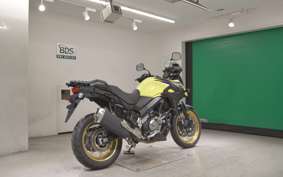 SUZUKI DL650 ( V-Strom 650 ) XTA 2022 C733M