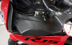 YAMAHA YZF-R15 2025