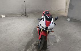 HONDA CBR600RR 2015 PC40