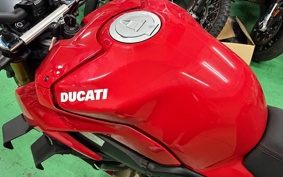 DUCATI STREET FIGHTER V4S 2021 1F00