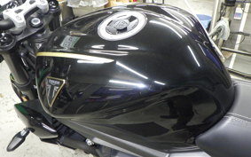 TRIUMPH STREET TRIPLE RS 2022