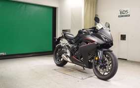 HONDA CBR650R E-Clutch 2025 RH17