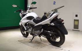 SUZUKI GSR250