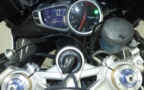 TRIUMPH DAYTONA 675 R 2015