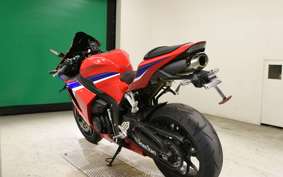 HONDA CBR600RR 2025 PC40