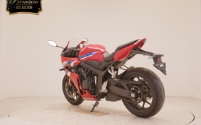HONDA CBR650R E-Clutch 2025 RH17