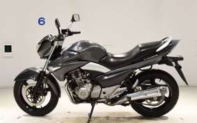 SUZUKI GSR250 2004