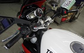 TRIUMPH STREET TRIPLE R 2015