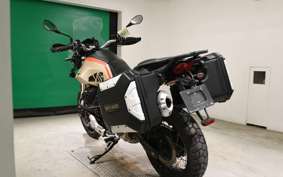 MOTO GUZZI V85 TT 2020