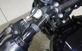 TRIUMPH BONNEVILLE BOBBER 2025