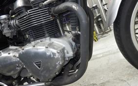 TRIUMPH THRUXTON 900 2005