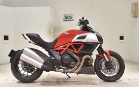 DUCATI DIAVEL 2011