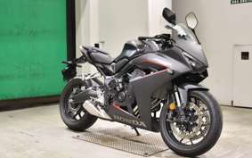 HONDA CBR650R E-Clutch 2026 RH17