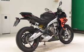 APRILIA トゥオノ660 FACTORY 2024