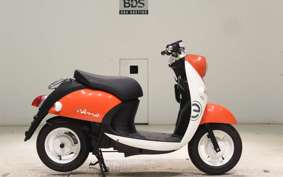 YAMAHA E-VINO 2015 SY11J