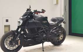 DUCATI DIAVEL 2016